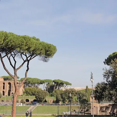 Ych-exclusive On Circus Maximus Apartman